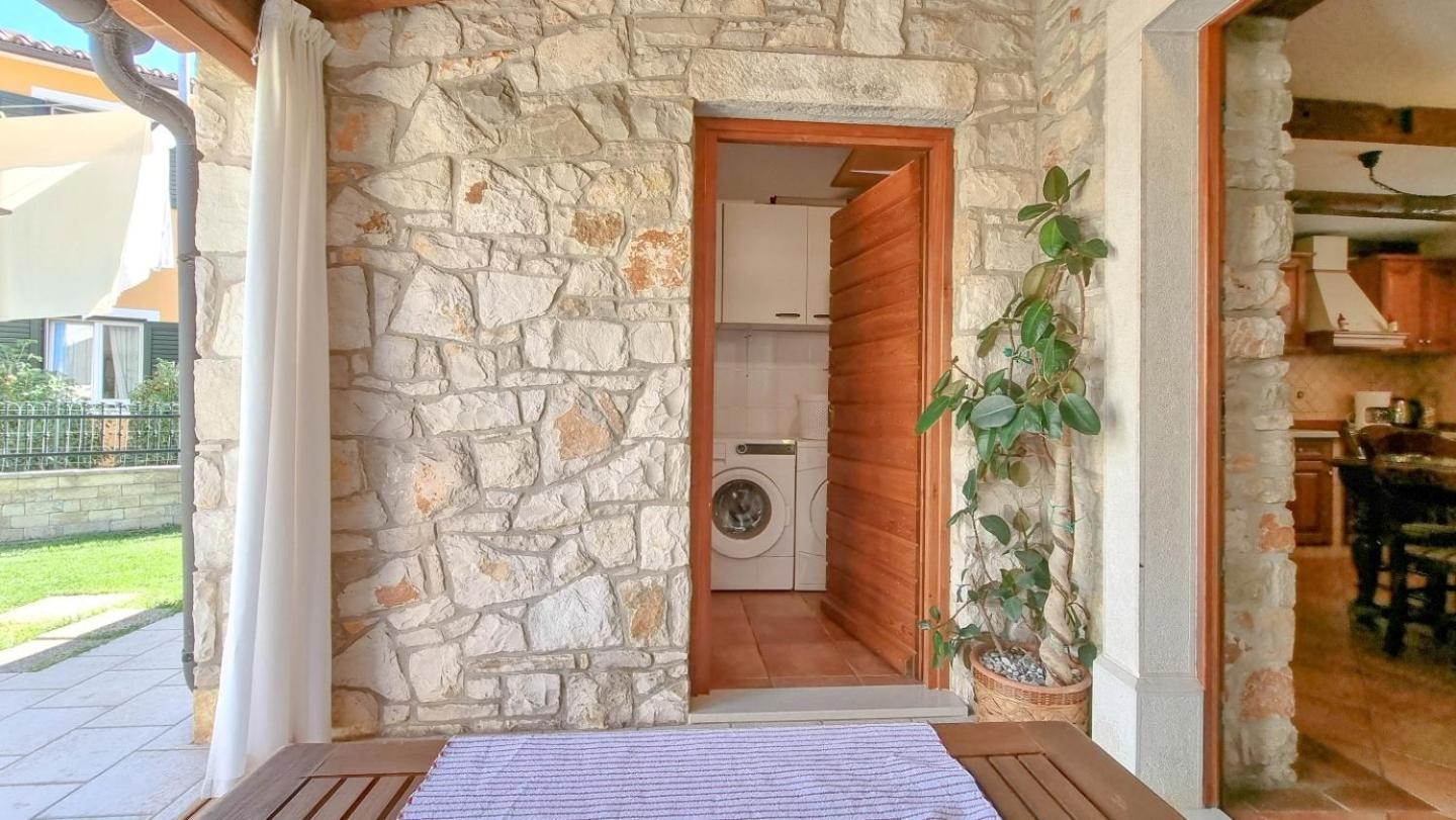 Ariana Villa Novigrad  Exterior photo
